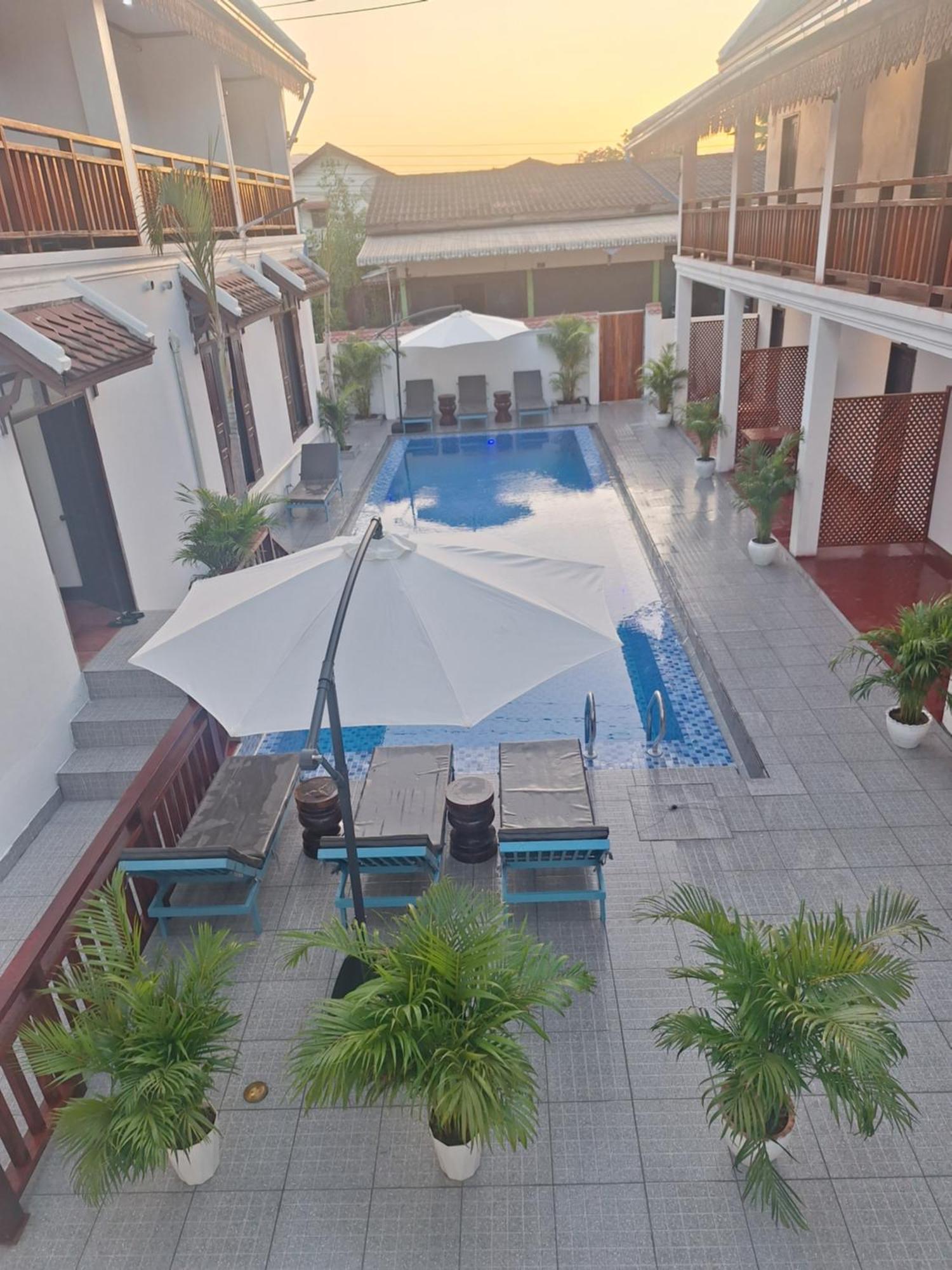 Luang Prabang Pavilion Hotel & Travel ภายนอก รูปภาพ