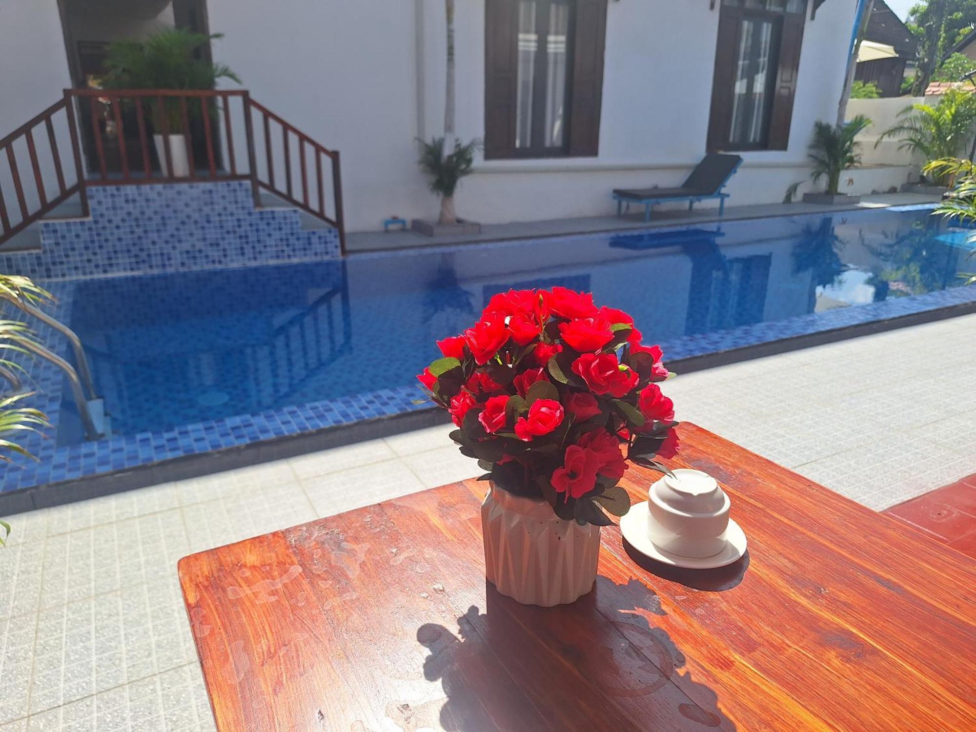Luang Prabang Pavilion Hotel & Travel ภายนอก รูปภาพ