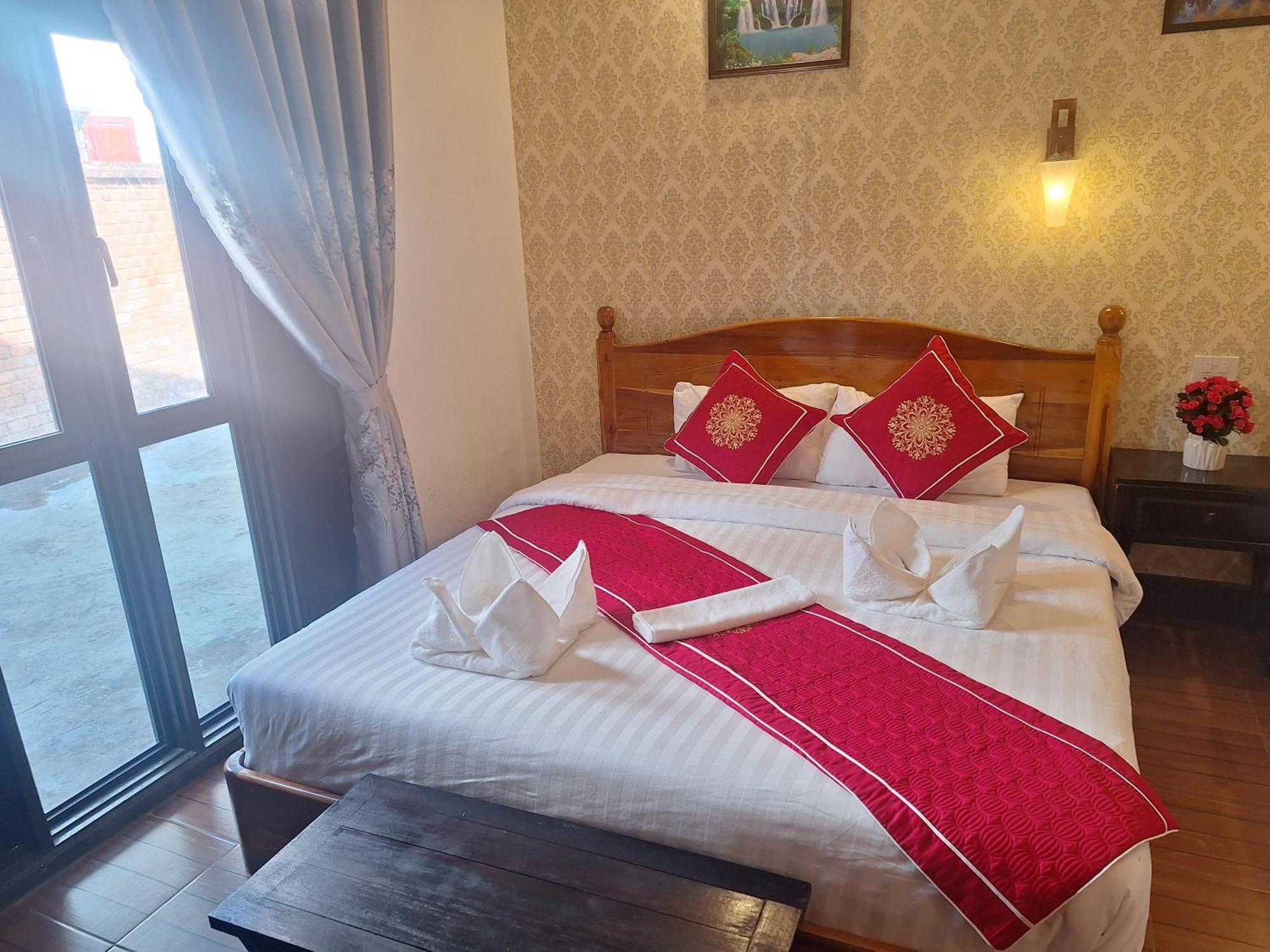 Luang Prabang Pavilion Hotel & Travel ภายนอก รูปภาพ