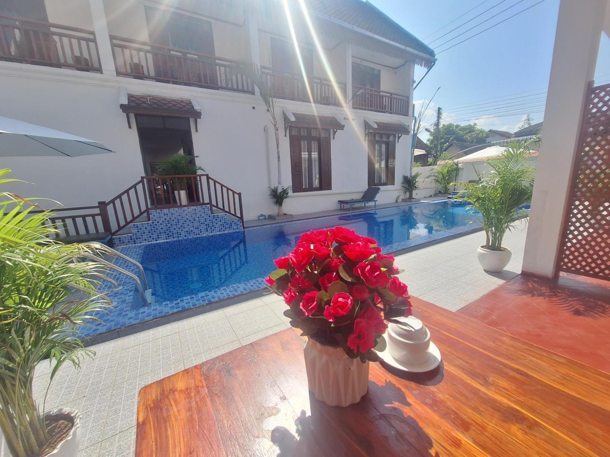 Luang Prabang Pavilion Hotel & Travel ภายนอก รูปภาพ