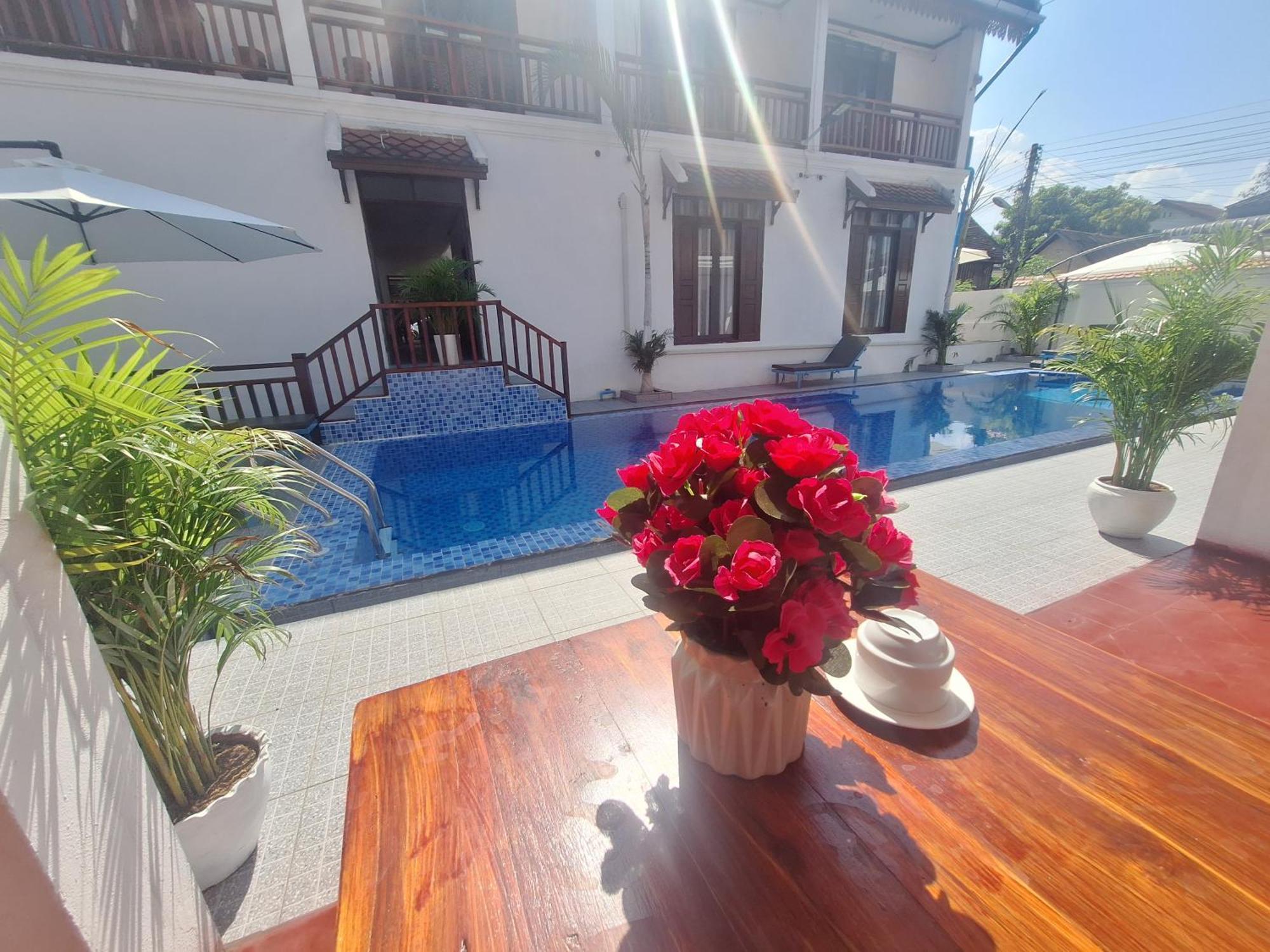 Luang Prabang Pavilion Hotel & Travel ภายนอก รูปภาพ