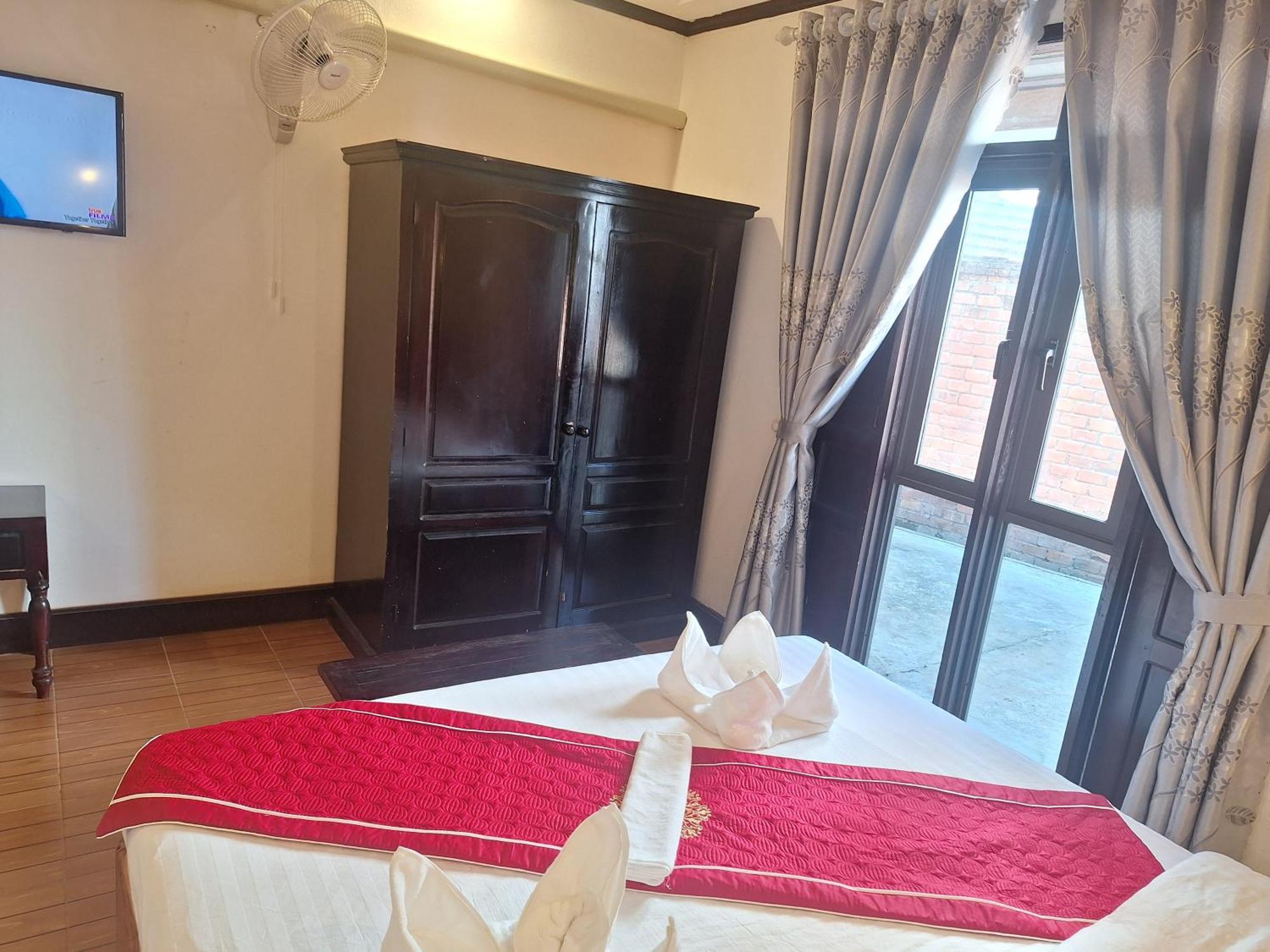 Luang Prabang Pavilion Hotel & Travel ภายนอก รูปภาพ