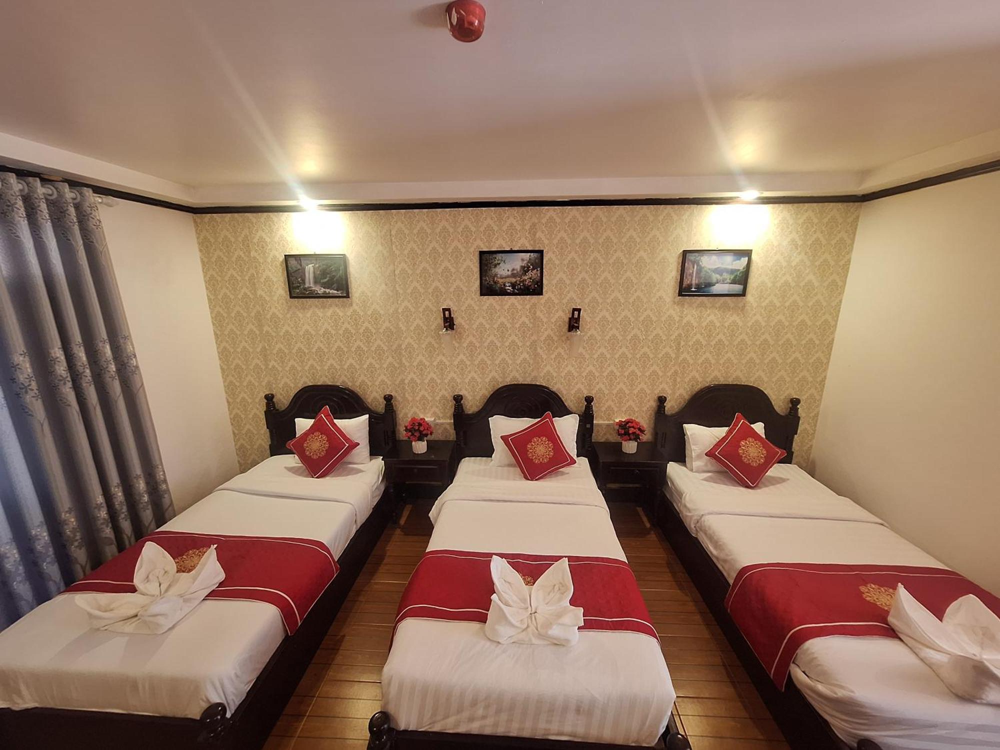 Luang Prabang Pavilion Hotel & Travel ภายนอก รูปภาพ