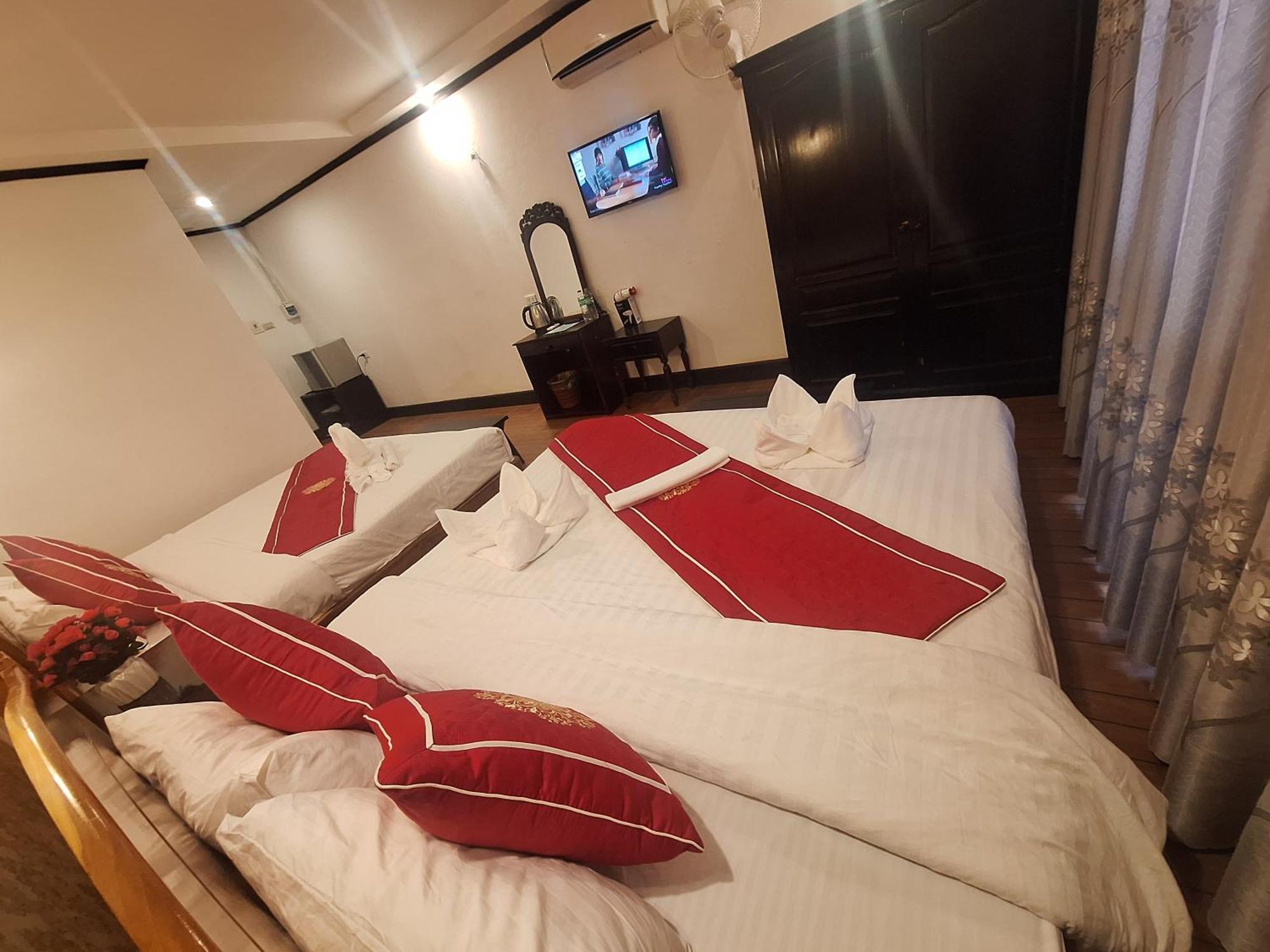 Luang Prabang Pavilion Hotel & Travel ภายนอก รูปภาพ