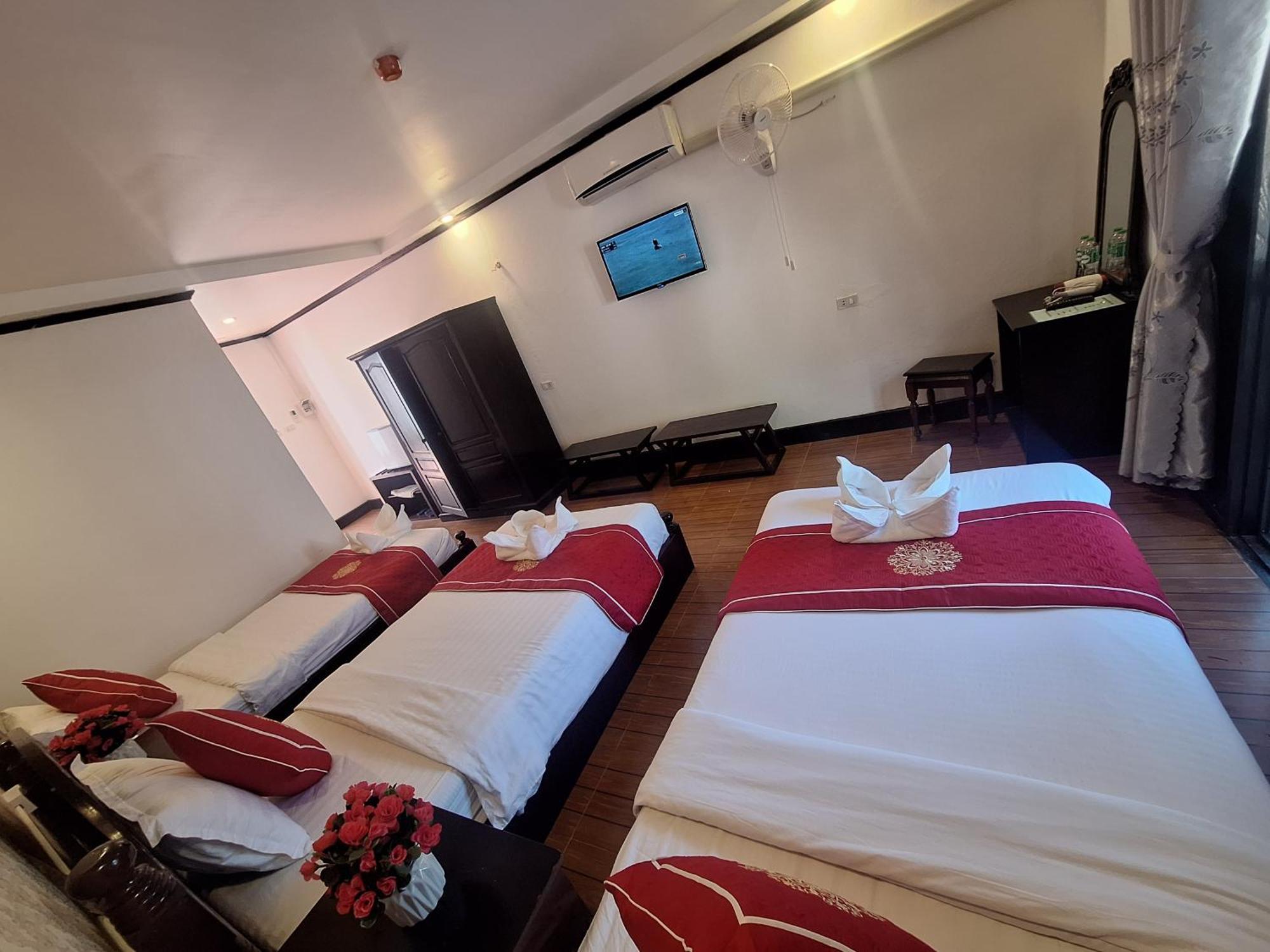 Luang Prabang Pavilion Hotel & Travel ภายนอก รูปภาพ