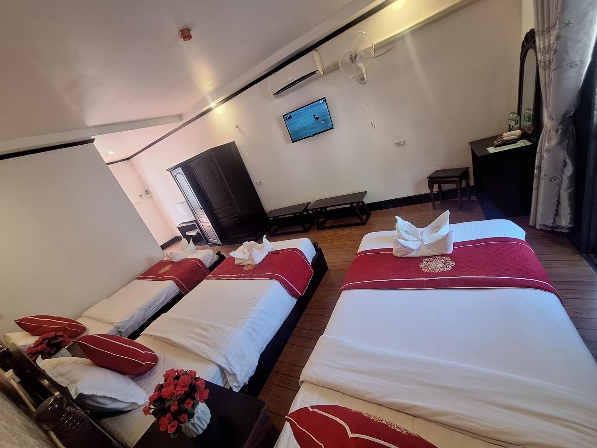 Luang Prabang Pavilion Hotel & Travel ภายนอก รูปภาพ