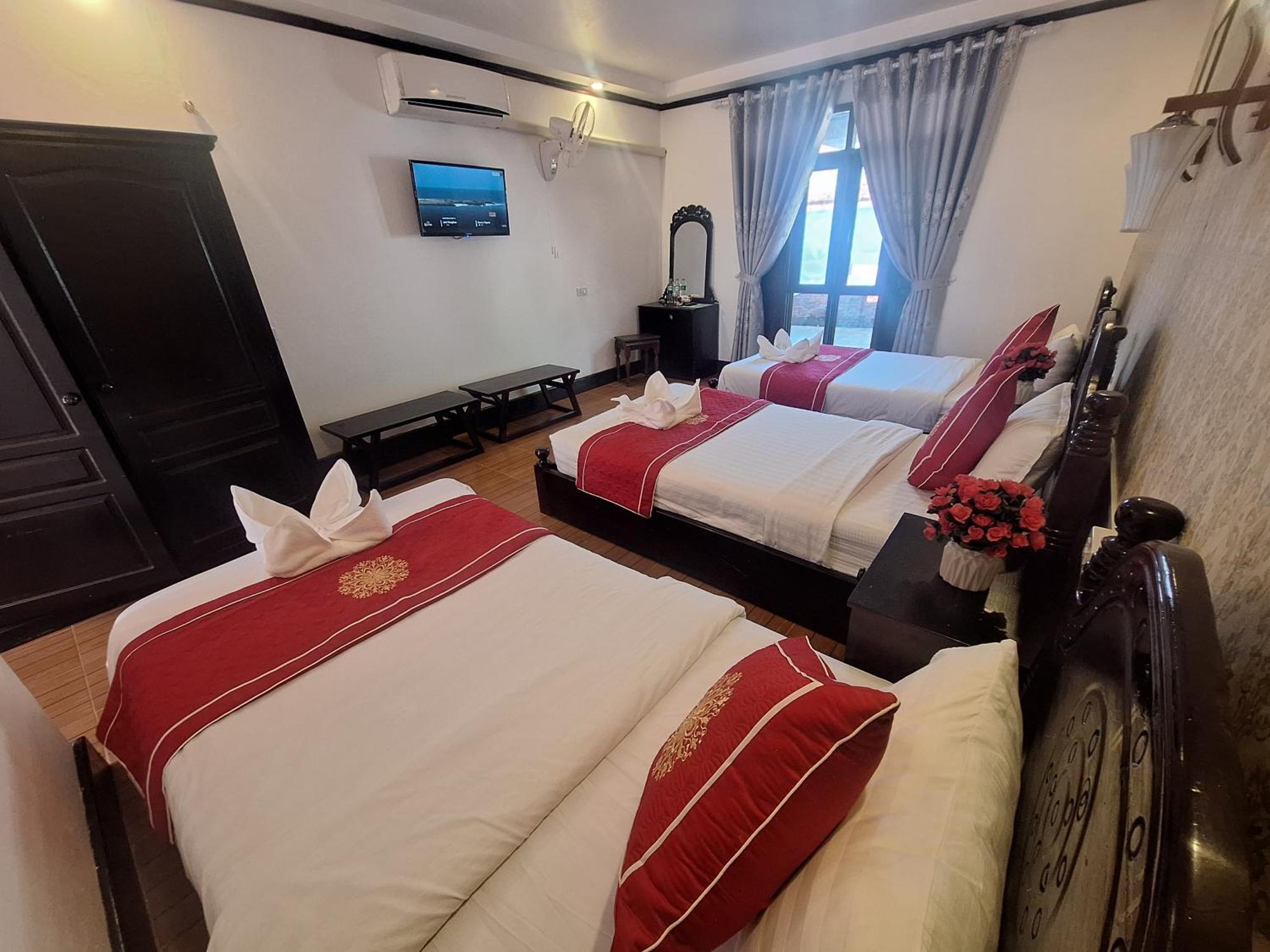 Luang Prabang Pavilion Hotel & Travel ภายนอก รูปภาพ